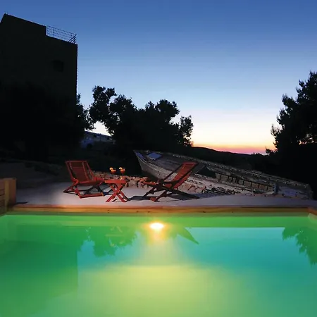 Holiday home Amazing In With House Sea View
